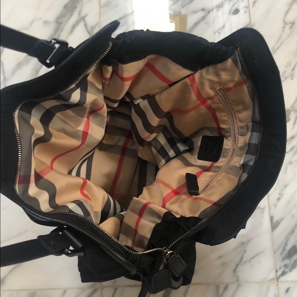 BURBERRY BUCKLEIGH NYLON TOTE BAG - Picture 4 of 16